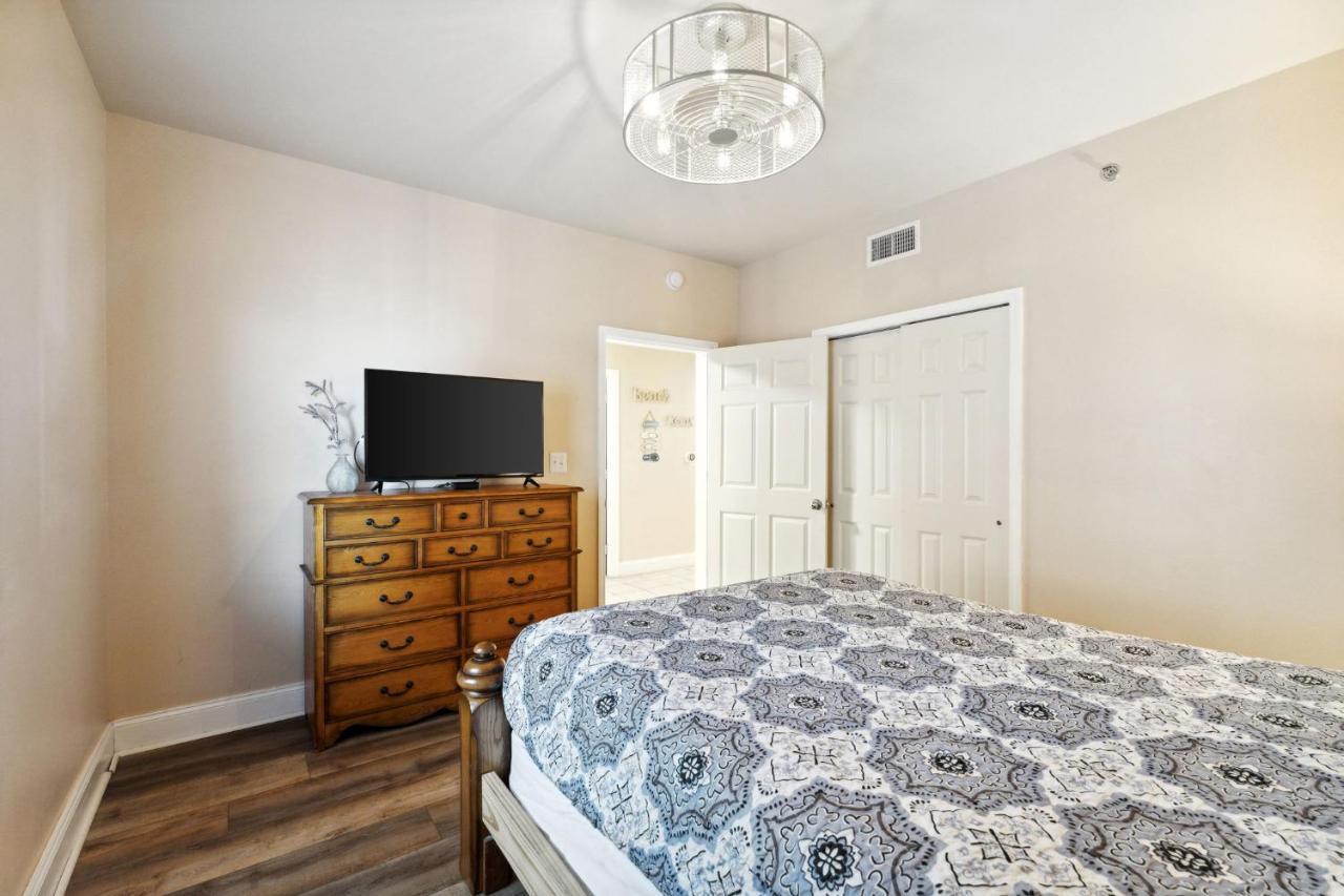 Laketown Wharf #733 By Nautical Vacation *